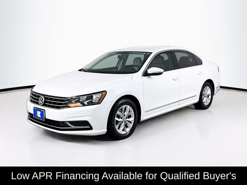 2017 Volkswagen Passat - Image 3