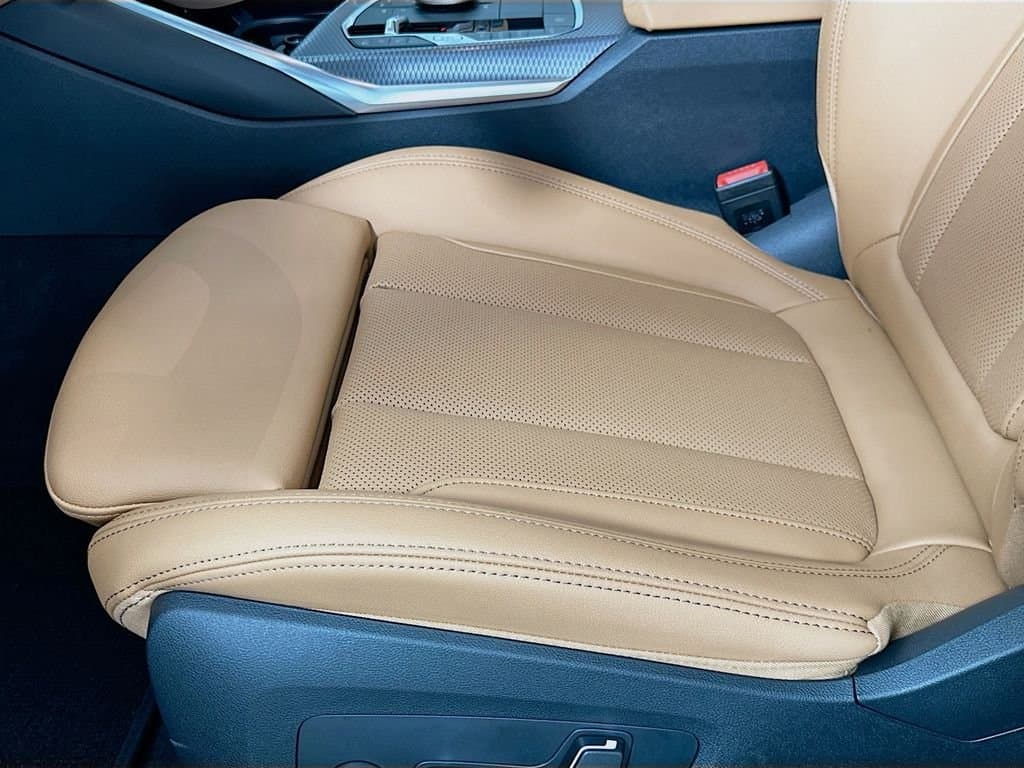 2026 BMW 3 Series - Image 21