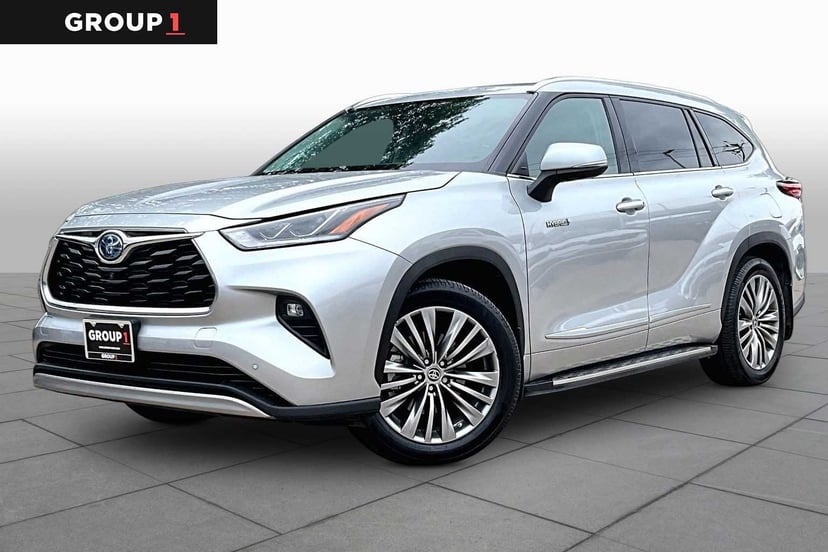 2021 Toyota Highlander - Image 1