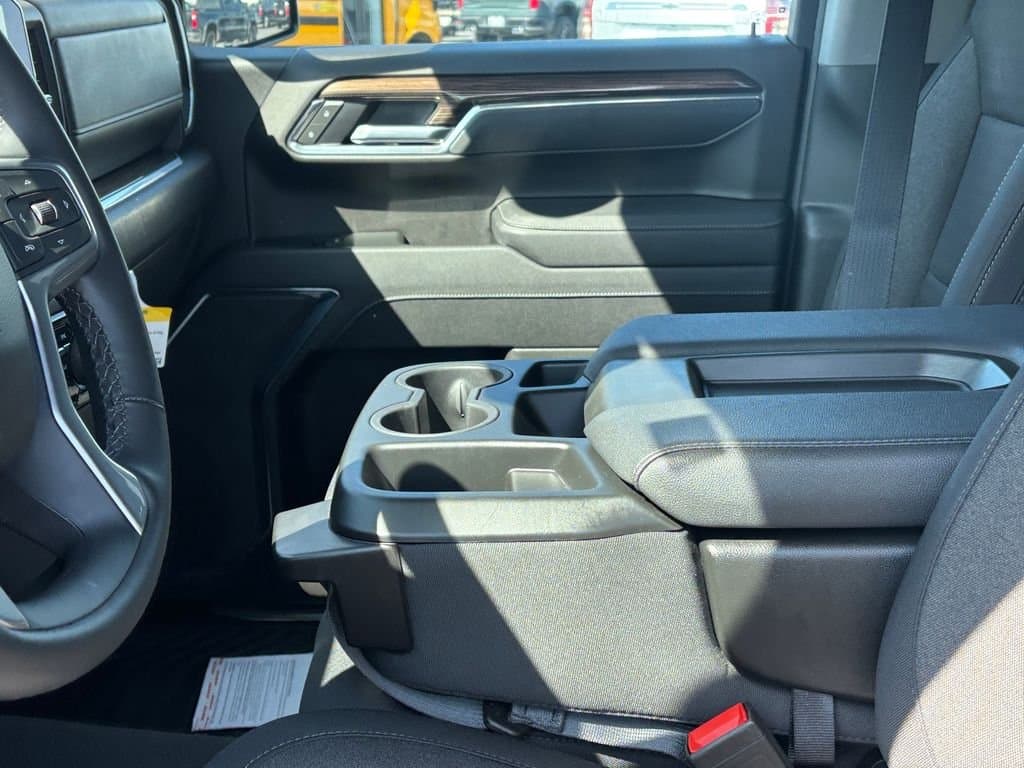 2025 Chevrolet Silverado 1500 - Image 10