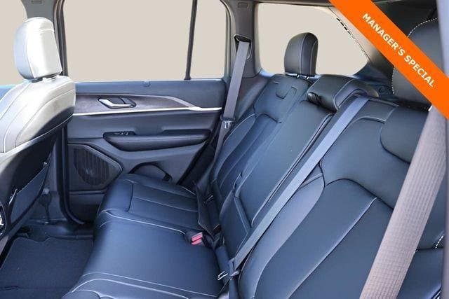 2025 Jeep Grand Cherokee - Image 16