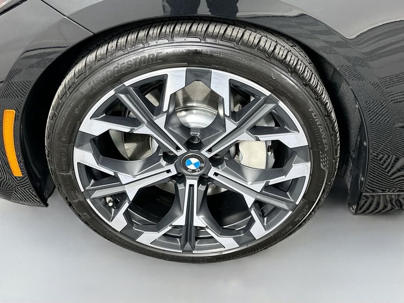 2025 BMW 4 Series - Image 32