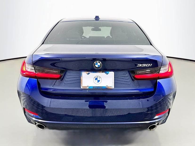 2023 BMW 3 Series - Image 6