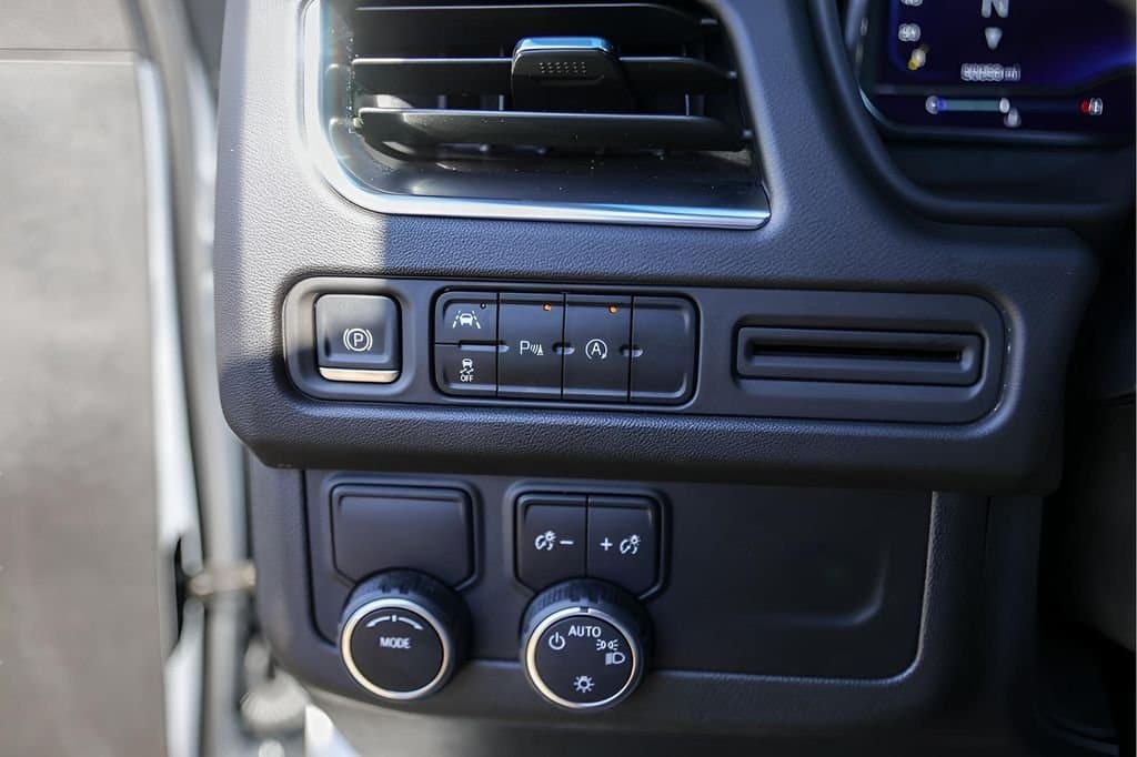 2024 Chevrolet Suburban - Image 18