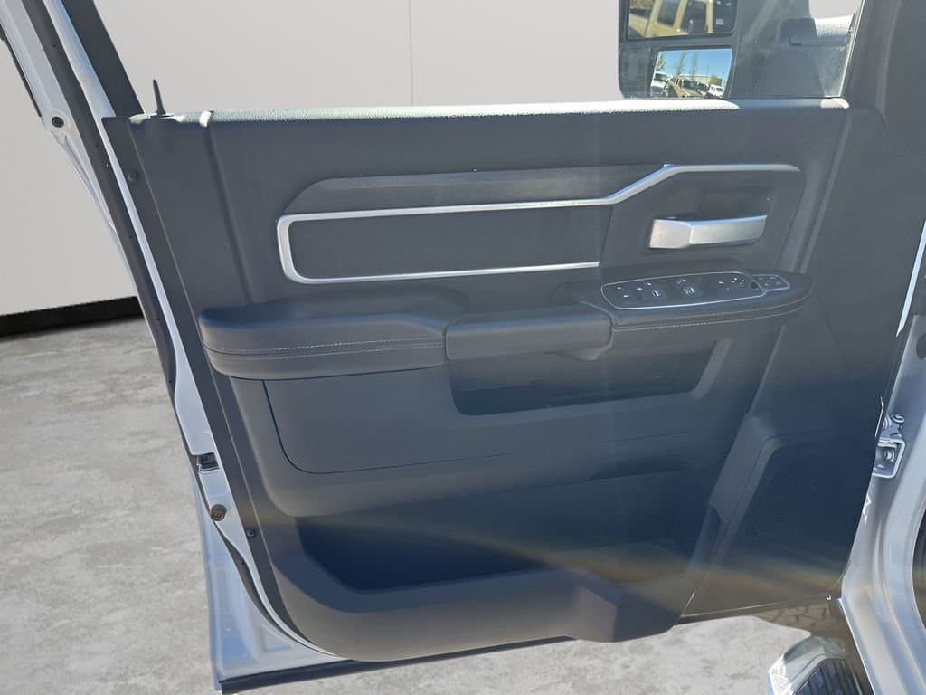 2024 Ram 3500 - Image 23