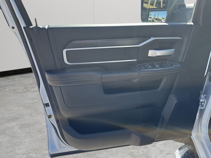 2024 Ram 3500 - Image 23