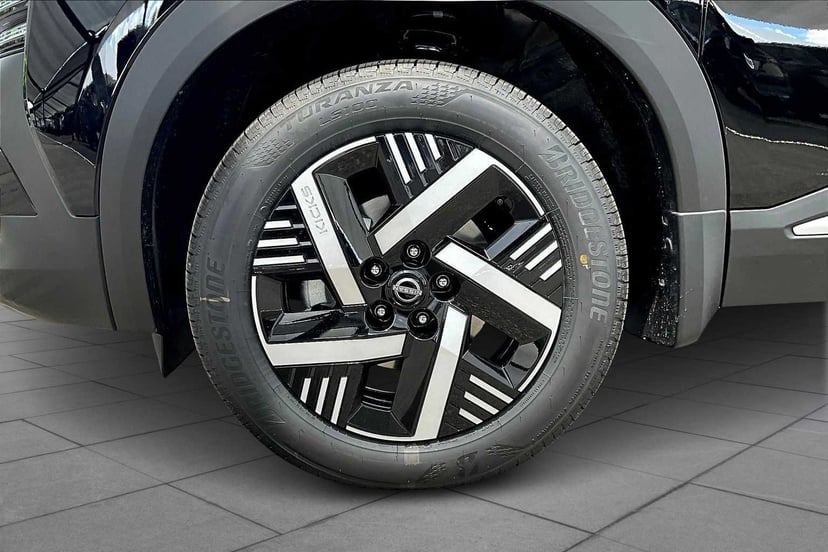 2025 Nissan Kicks - Image 9