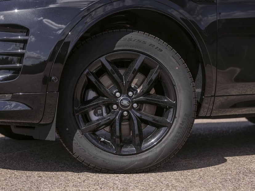 2025 Land Rover Discovery Sport - Image 3