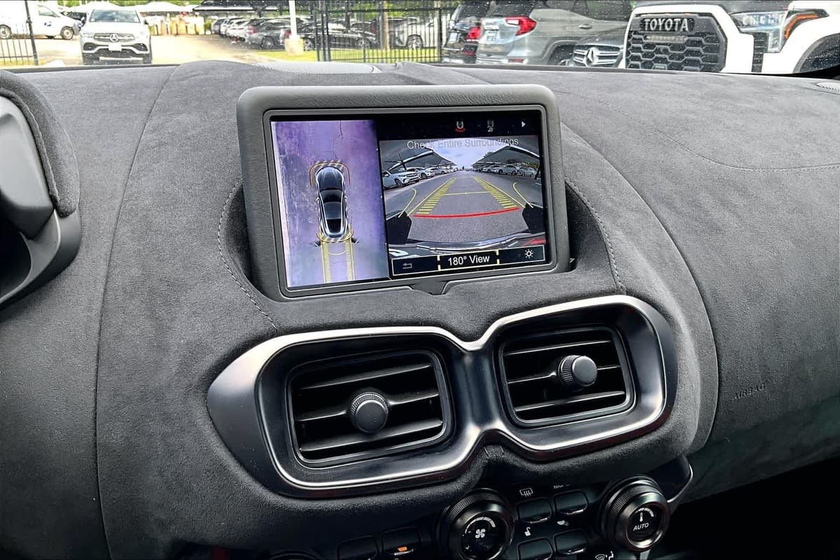 2020 Aston Martin Vantage - Image 24