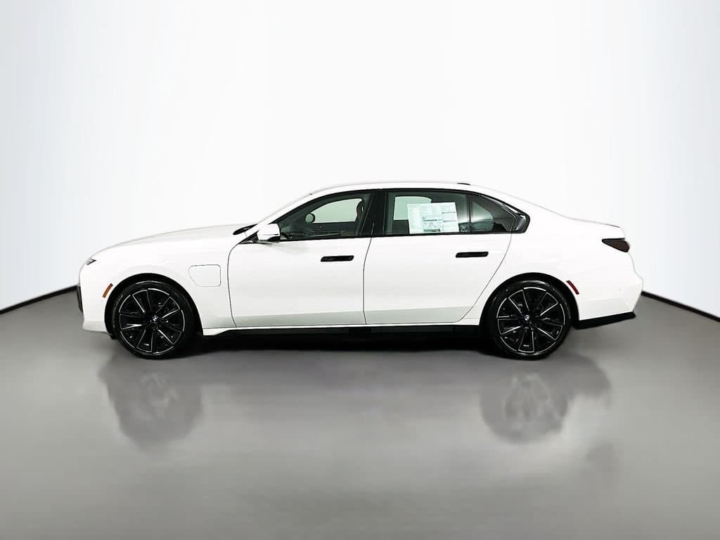 2025 BMW 7 Series - Image 8