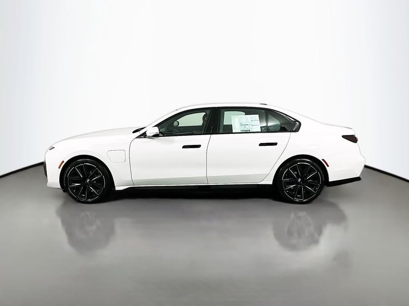 2025 BMW 7 Series - Image 7