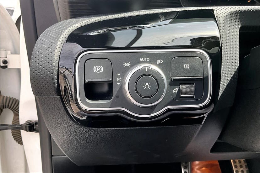 2023 Mercedes-Benz CLA 250 - Image 35