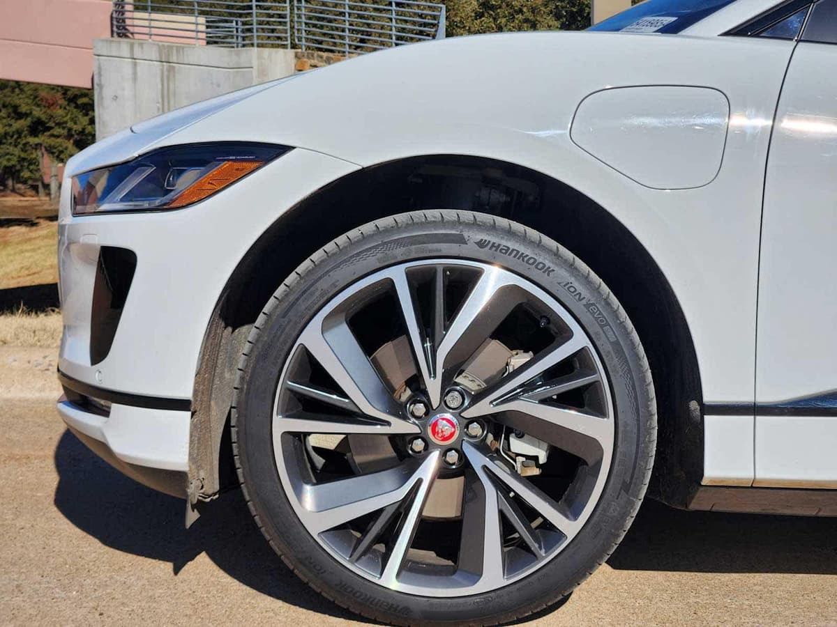 2023 Jaguar I-PACE - Image 6