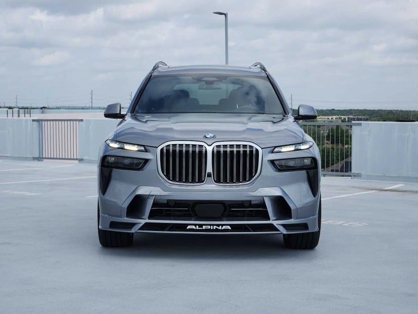 2025 BMW ALPINA XB7 - Image 2