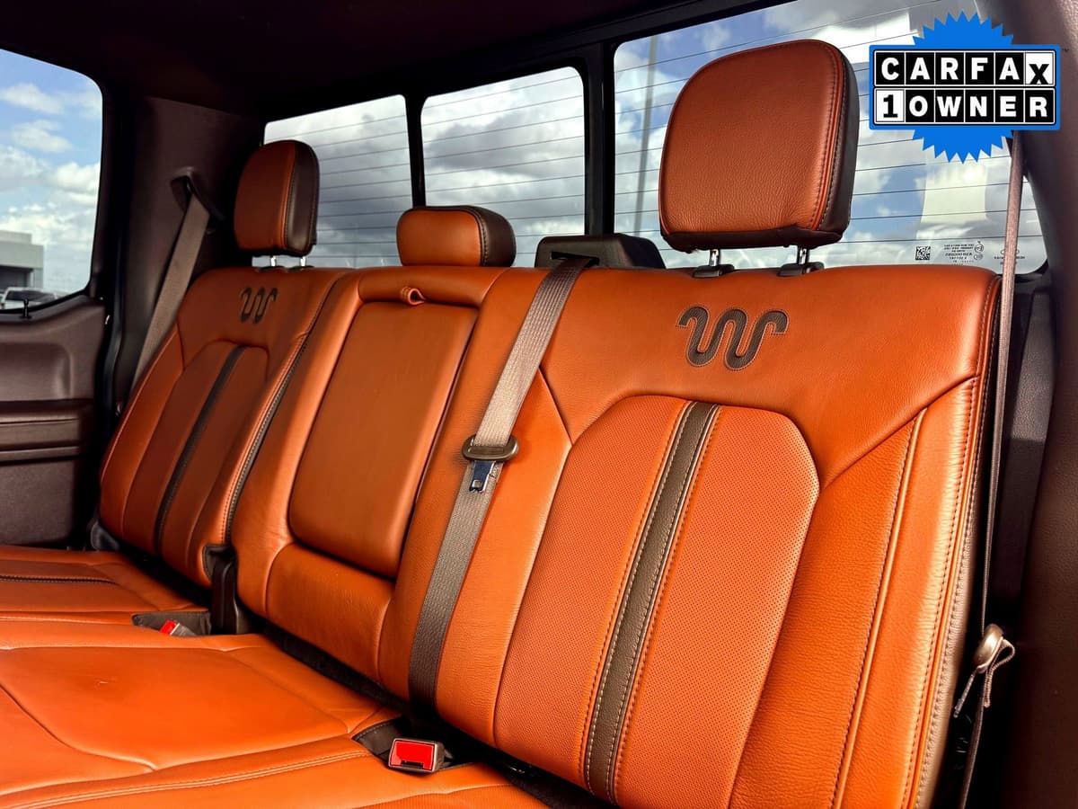 2021 Ford Super Duty F-450 DRW - Image 17