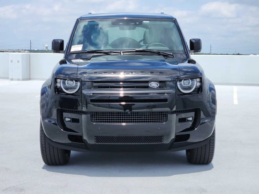 2026 LAND ROVER Defender 130 - Image 2