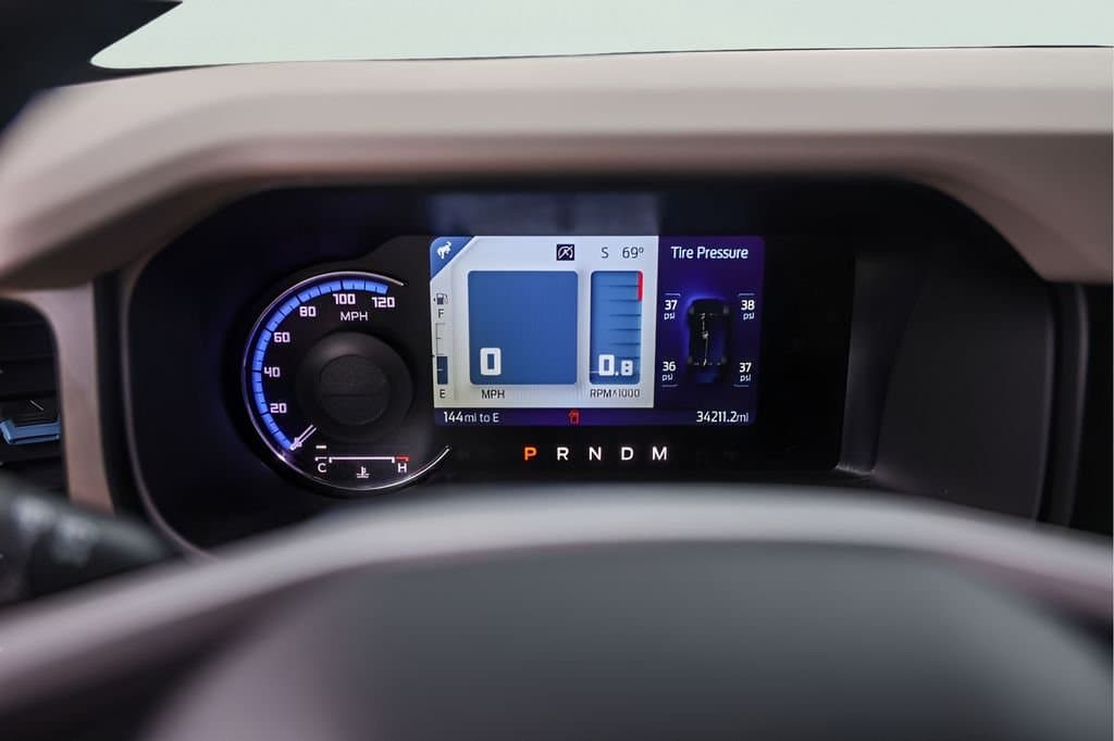 2023 Ford Bronco - Image 12