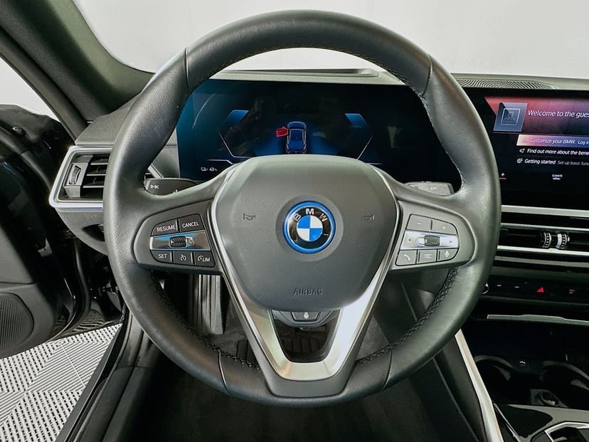 2023 BMW i4 - Image 11