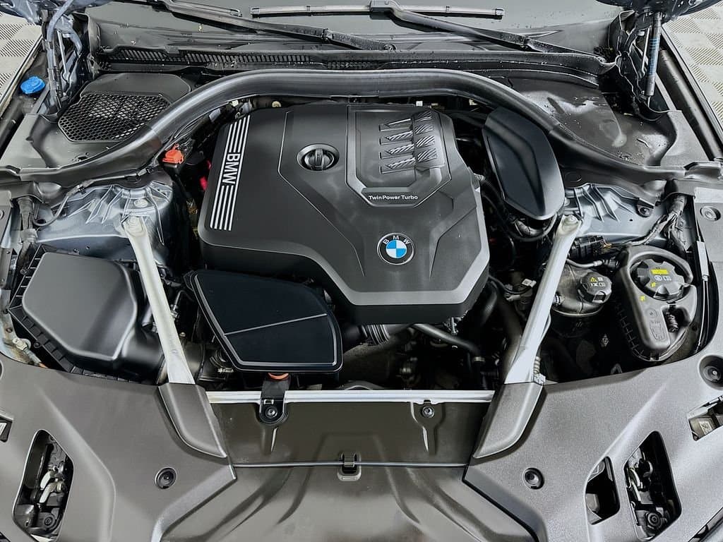 2023 BMW 5 Series - Image 31