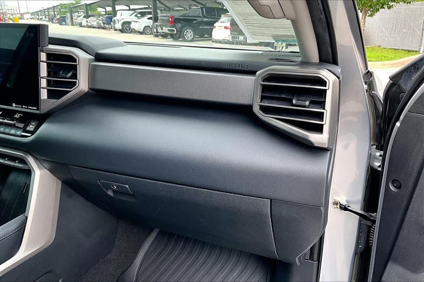 2022 Toyota Tundra - Image 18