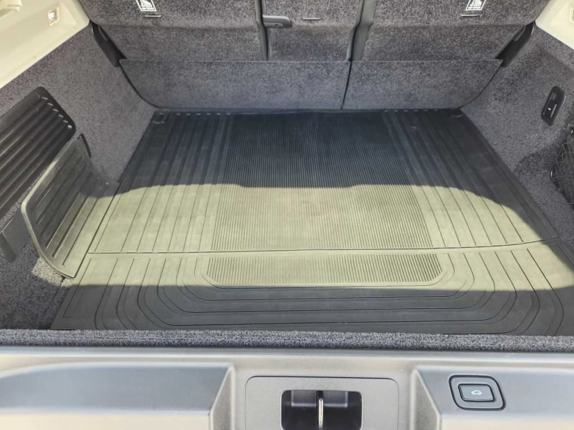 2023 Land Rover Range Rover - Image 30