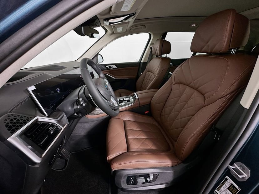 2026 BMW X7 - Image 16