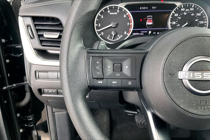 2024 Nissan Rogue - Image 23