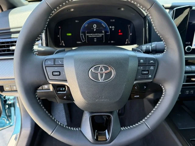 2025 Toyota Camry - Image 10