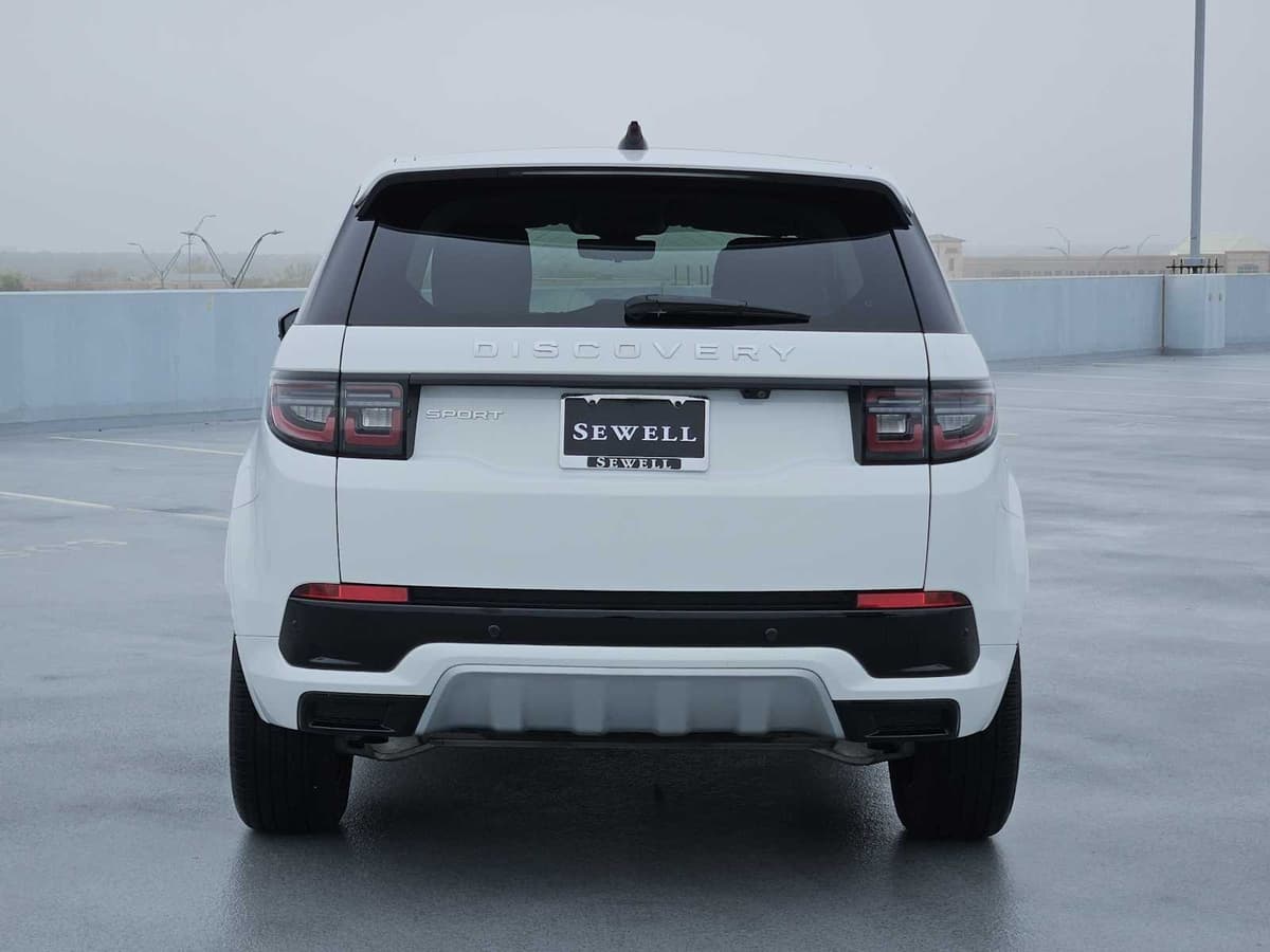 2025 Land Rover Discovery Sport - Image 6