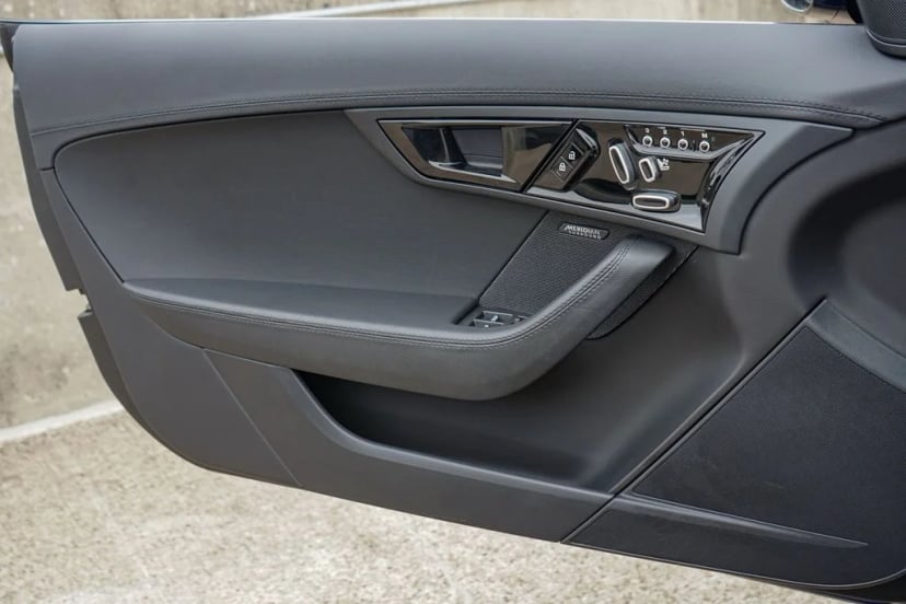 2023 Jaguar F-TYPE - Image 24