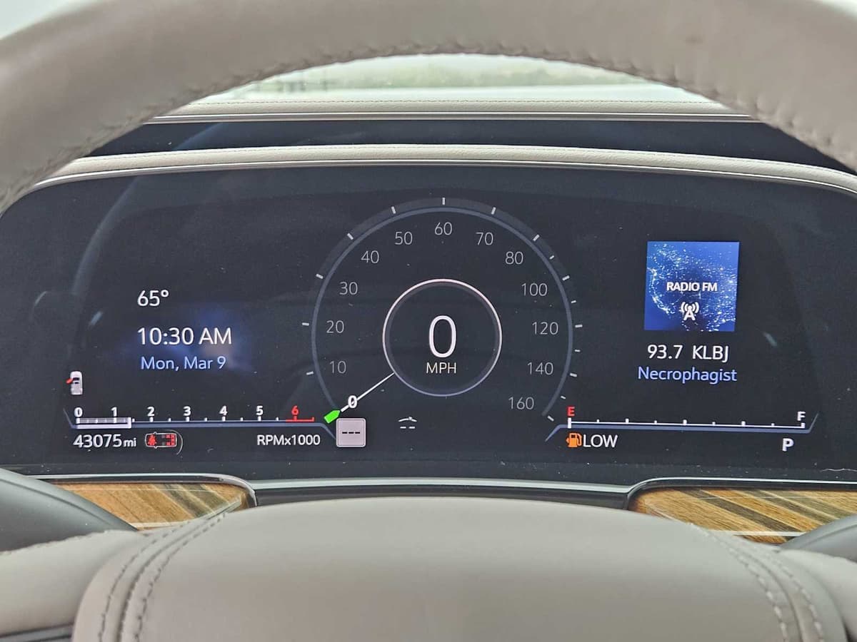 2023 Cadillac Escalade ESV - Image 14