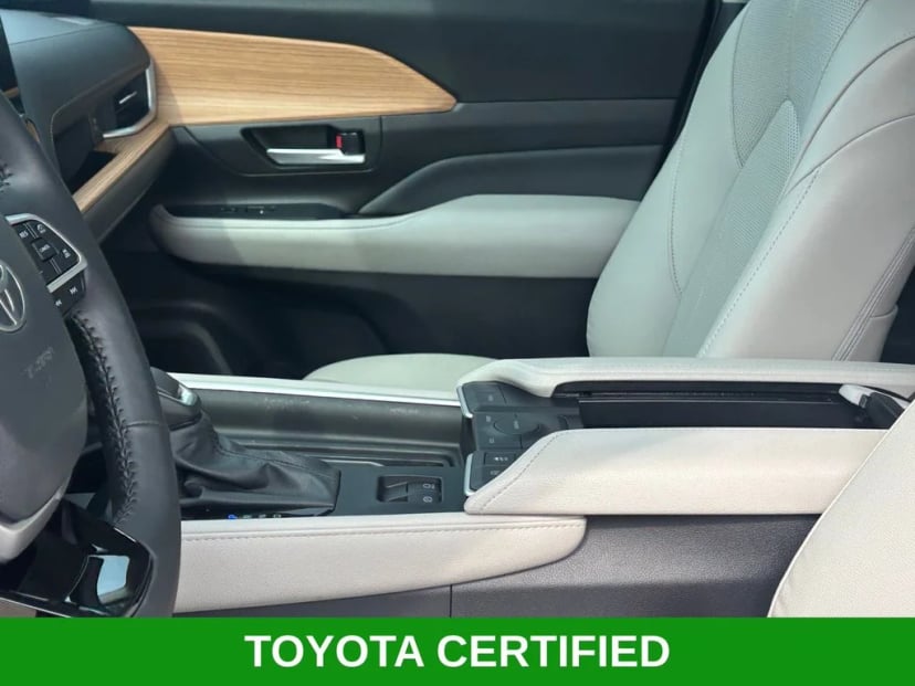 2025 Toyota Grand Highlander - Image 9