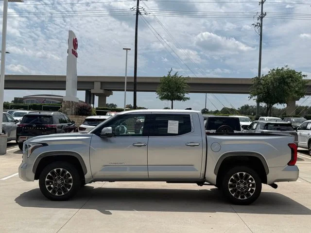 2022 Toyota Tundra - Image 5