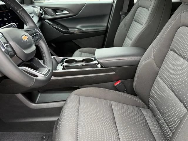 2025 Chevrolet Equinox - Image 11