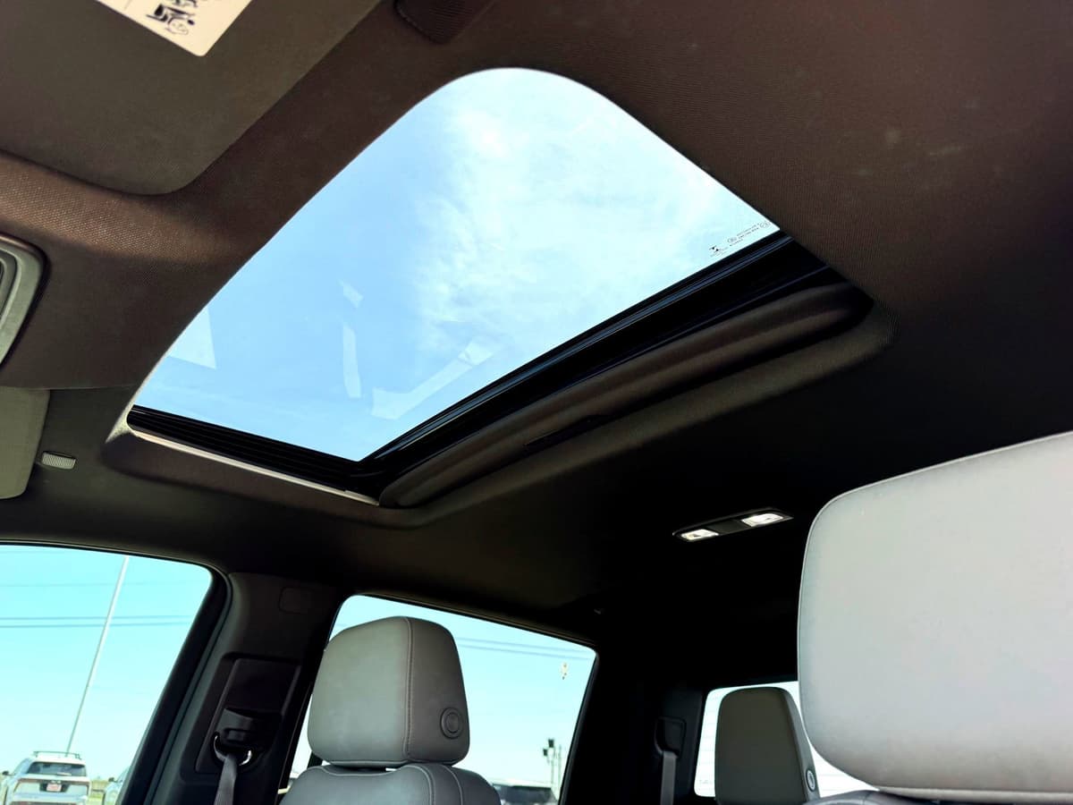 2023 GMC Sierra 1500 - Image 14