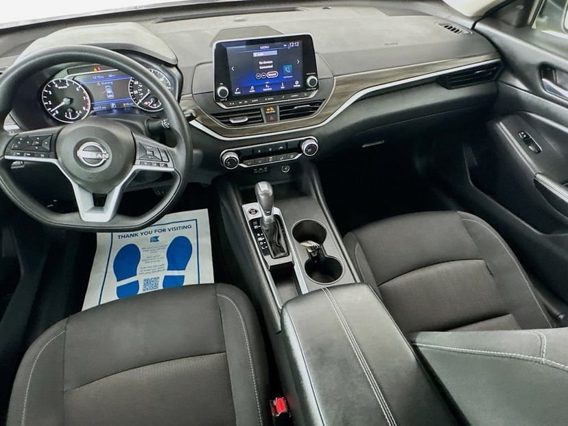 2025 Nissan Altima - Image 25