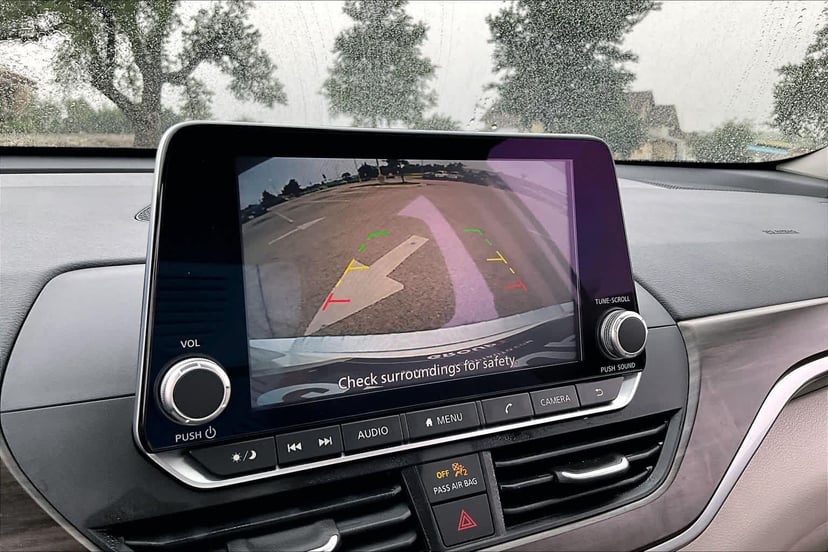 2023 Nissan Altima - Image 27