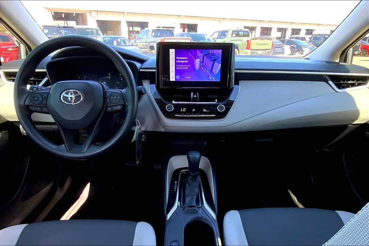 2025 Toyota Corolla - Image 14