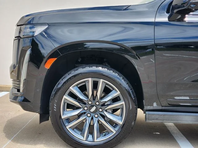 2021 Cadillac Escalade - Image 9