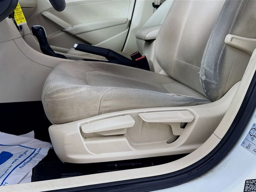 2017 Volkswagen Passat - Image 23