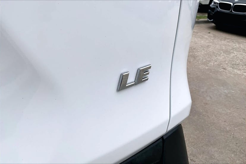 2021 Toyota RAV4 - Image 10