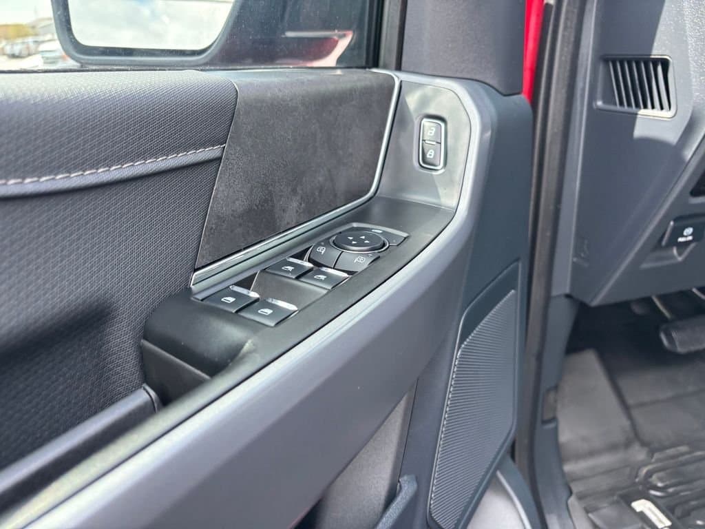 2025 Ford F-150 - Image 23