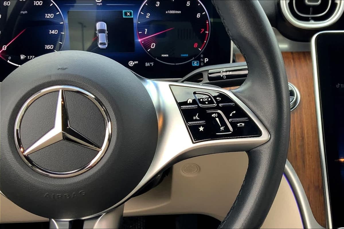 2023 Mercedes-Benz C 300 - Image 23