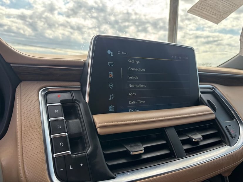2023 Chevrolet Suburban - Image 18