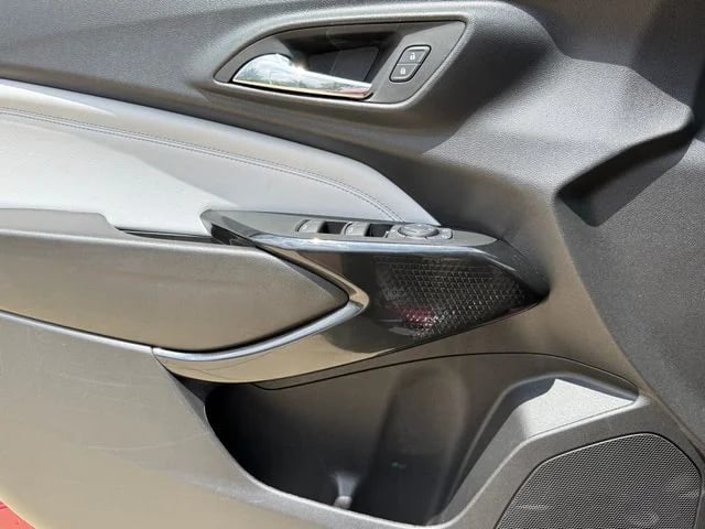 2025 Chevrolet Trax - Image 21