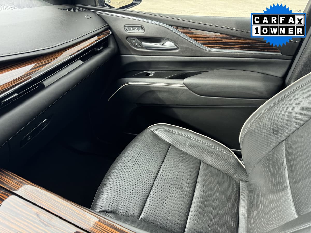 2021 Cadillac Escalade - Image 40