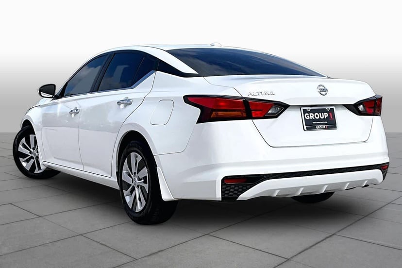 2020 Nissan Altima - Image 12