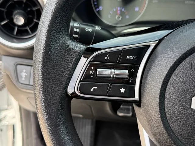 2023 Kia Forte - Image 16