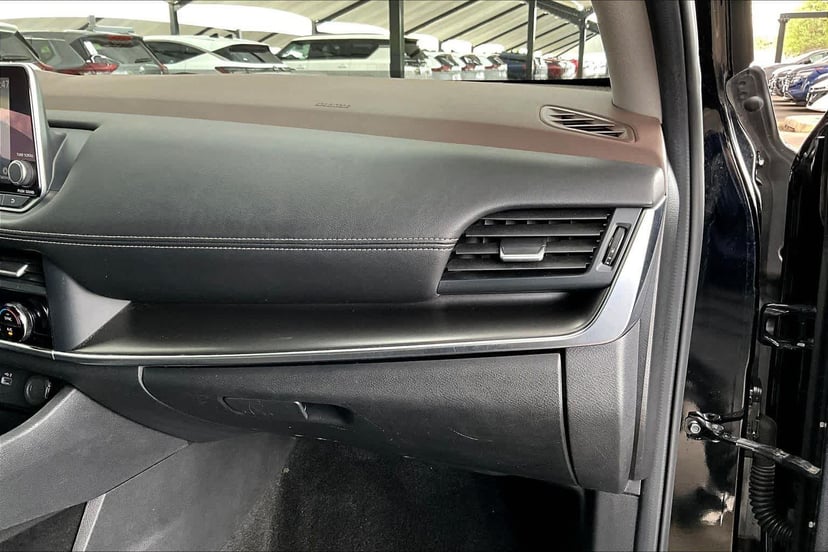 2023 Nissan Rogue - Image 18