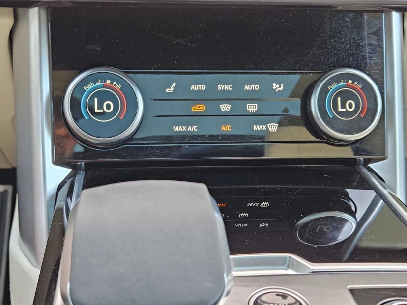 2023 Land Rover Range Rover - Image 19
